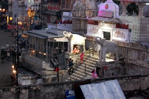 The steps up to Udaipur's Jagdish temple 168